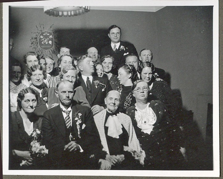 julie_holm_90år_familiebillede-1