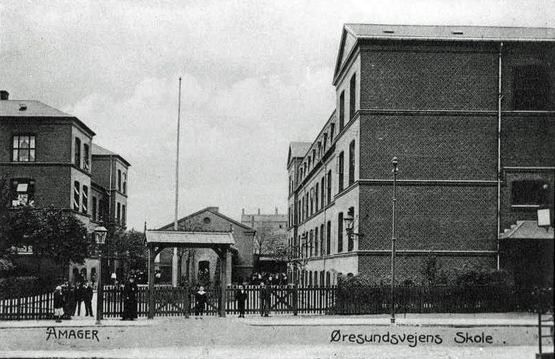 Øresundsvejens skole ca 1940 hilsen_fra_amager_sundby